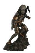 Diamond Select Toys Gallery: Predator Gallery Classic Movie PVC Diorama (APR192538) 